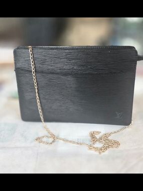 Louis Vuitton Black Epi Leather Crossbody Clutch with Gold Chain